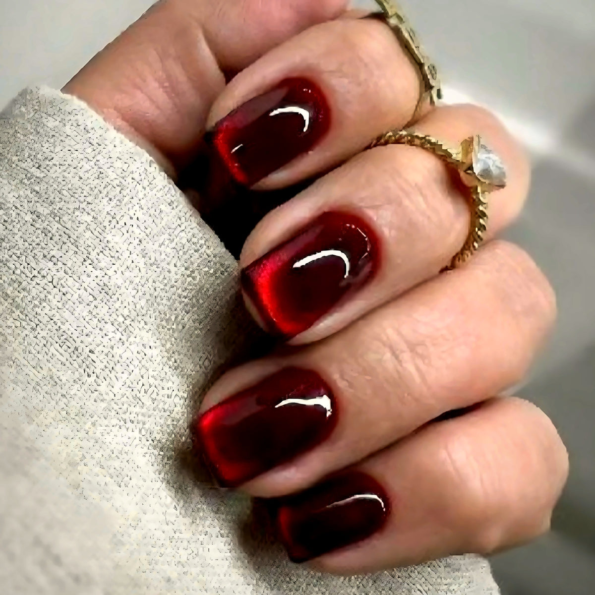 Selah Luxe Official Cherry Cola press-on nails, glow look, nails-only refill set