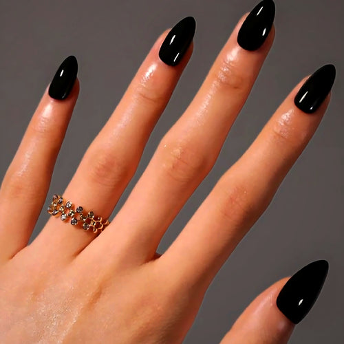 Selah Luxe Official Noir press-on nails, solid color, nails-only refill set with application kit.